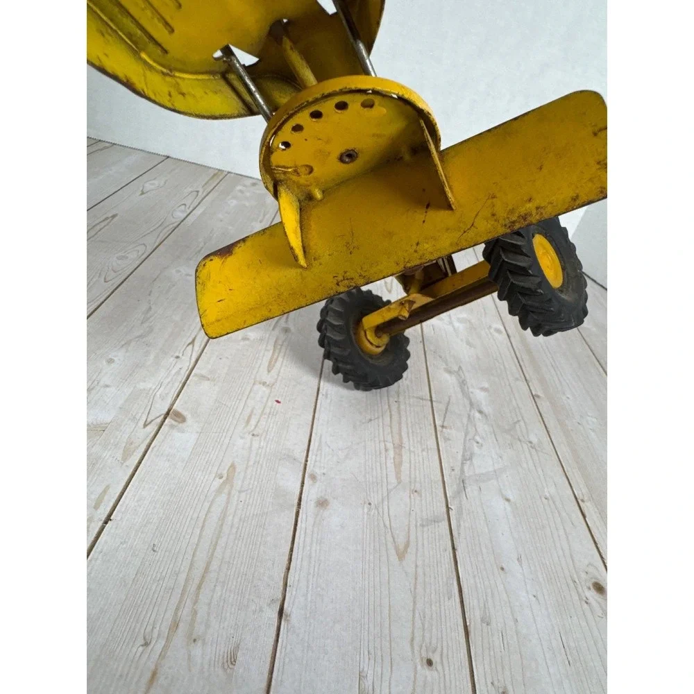 Vintage 1960s Tonka Road Grader Scraper Pressed Steel Construction Toy